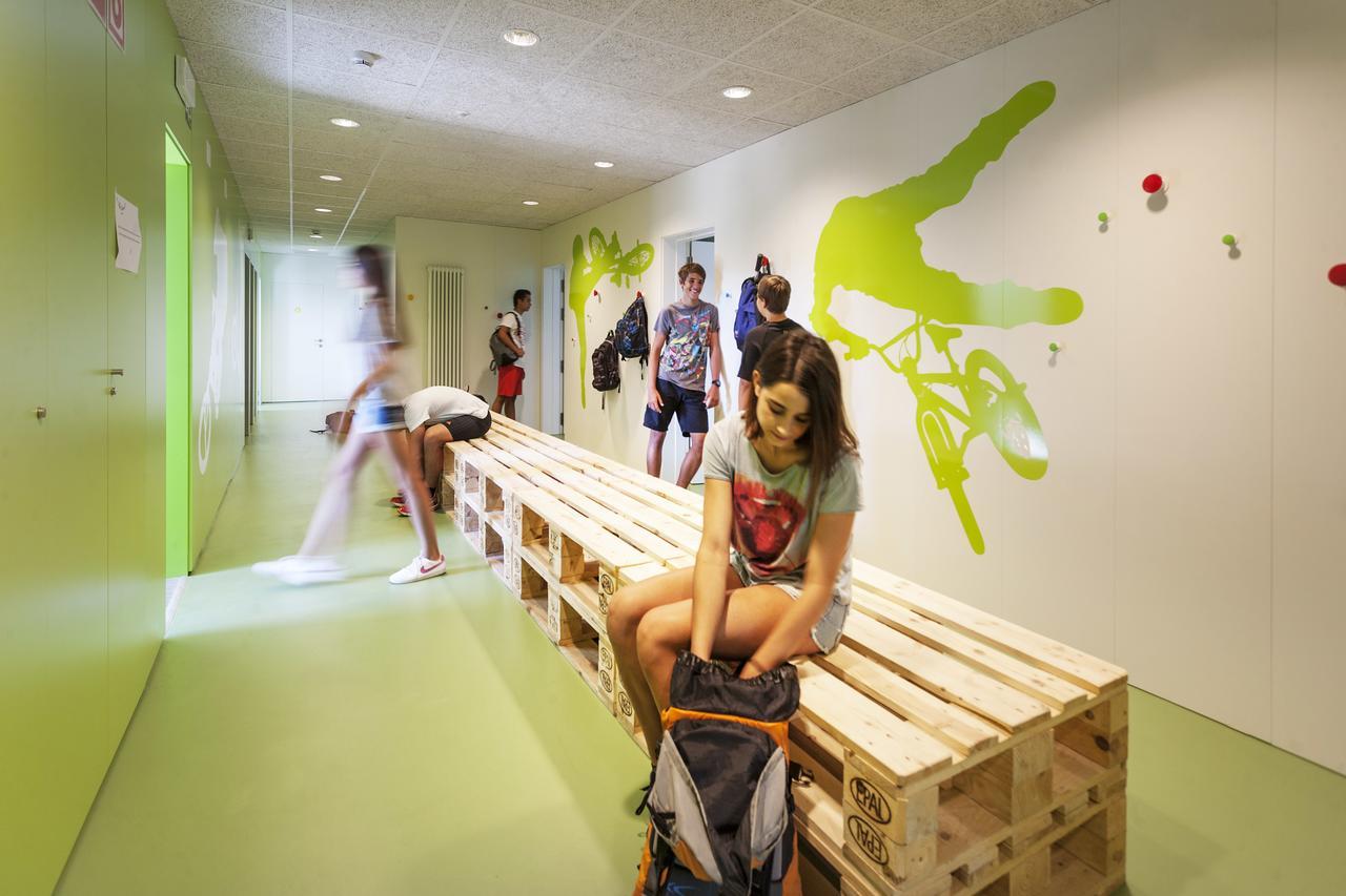 Youth Hostel Non Stop Inn By Irrisarri Land Igantzi Exteriör bild